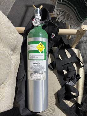400r2 Aerox Aviation Two Place Oxygen Inch D Cylinder 13cu Ft. With 2 Cannulae And Bag