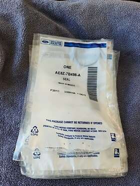 Ae8z-7b498-a Ford Fiesta Seal Lot Of 15 Pcs P/n New