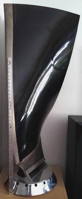 General Electric Ge90-94b Fan Blade Stand Turbofan Boeing 777 Jet Engine