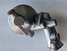 Ue37254 Rolls Royce Silver Shadow I Oil Filter Stand Base