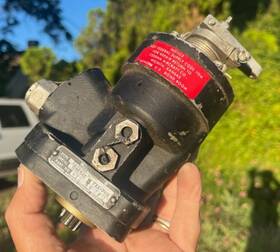 210290l Woodward Cessna L23 U8 Military Queen Air Aircraft Prop Governor - Ohc