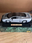 Maisto 1992 Silver Jaguar XJ220 1:12 Die Cast W/box Read Desc.. Fixed Price $80.00.